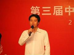 只有初中学历，他如何将网站做到4亿用户，逆袭为亿万富豪？